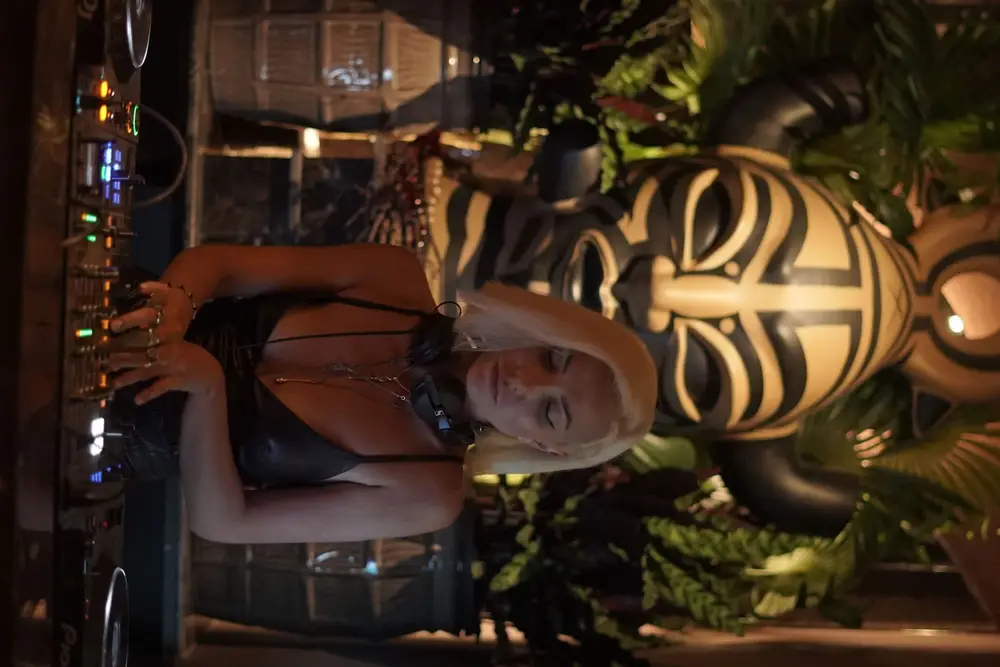 Nightlife 1